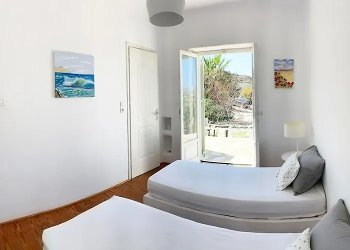 Joy In Ampelas Paros Villa *